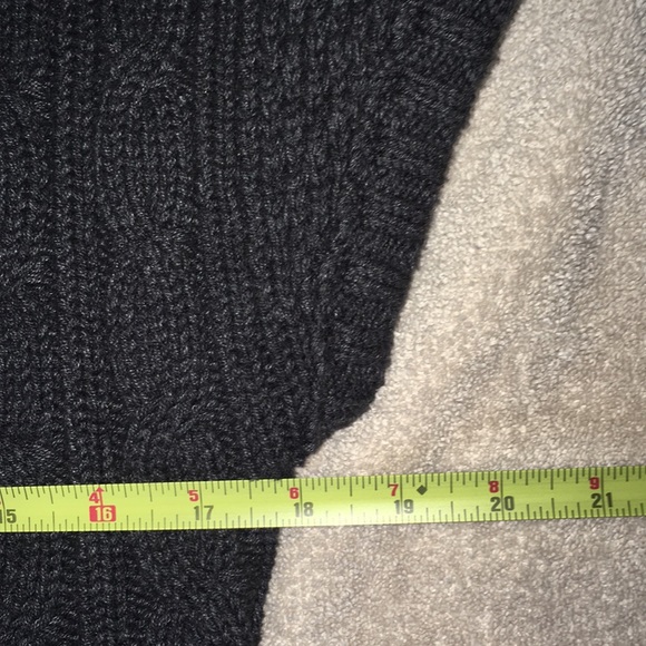 Mossimo sweater - Picture 7 of 8